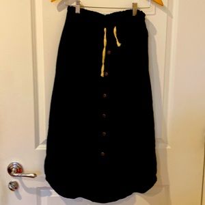 linen skirt with front pockets
